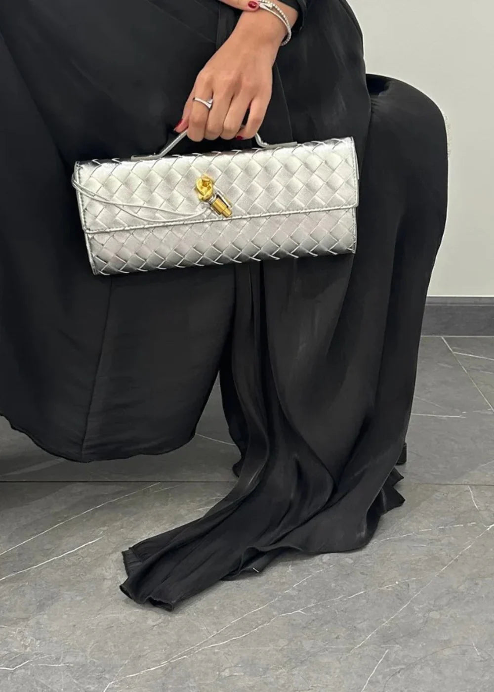 ADELINE petit sac à main en cuir tréssé argenté de luxe avec boucle élégante or