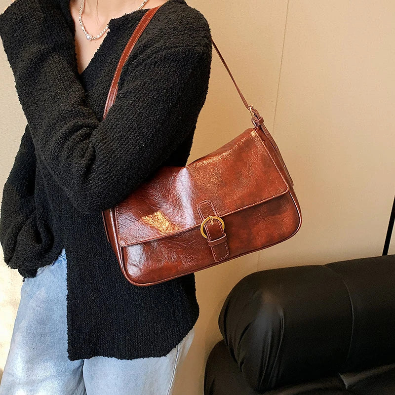 sac bandoulière femme rétro cuir café lisse chic et pratique Aurora – sac à main élégant pour sorties et quotidien