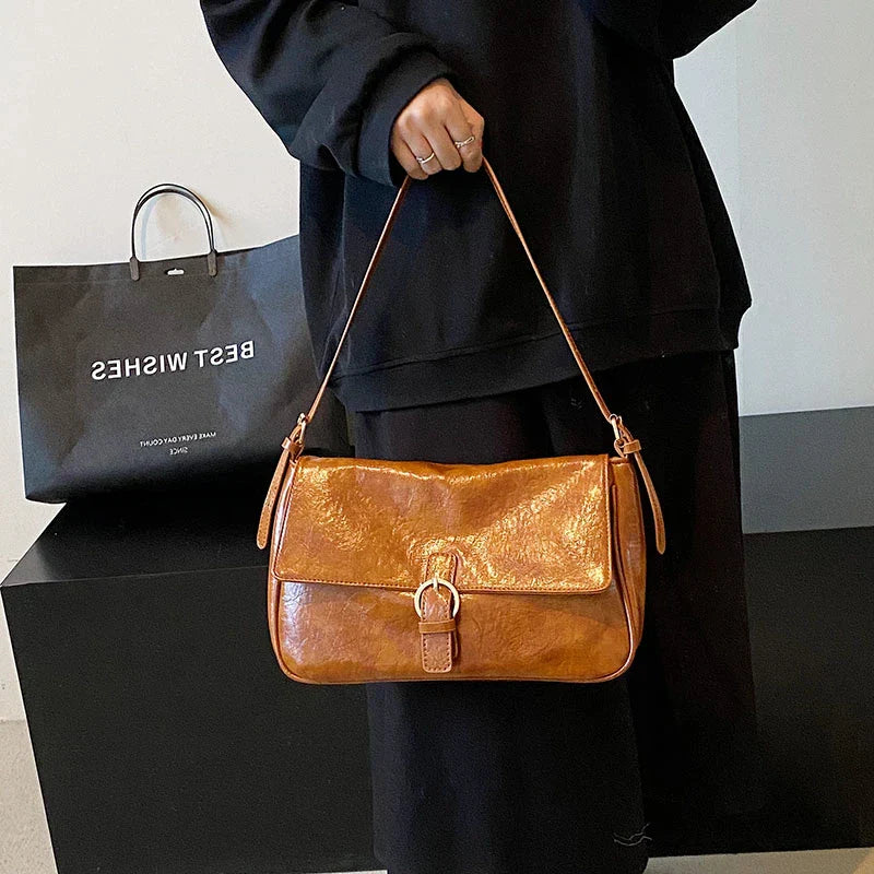 sac bandoulière femme rétro cuir marron lisse chic et pratique Aurora – sac à main élégant pour sorties et quotidien