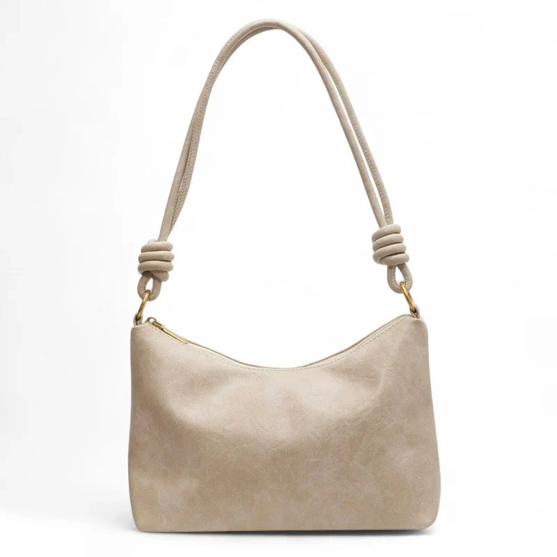 Sac à main femme ISA en cuir souple blanc élégant, spacieux et chic, parfait pour transporter ordinateur, cahiers et essentiels avec style et confort au quotidien.