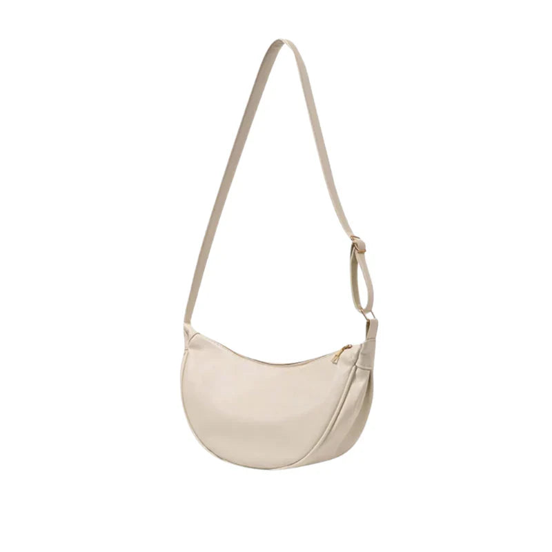 Sac à main ISABELLA bandoulière demi-lune en cuir lisse blanc, compact et raffiné, idéal pour transporter vos essentiels avec style au quotidien