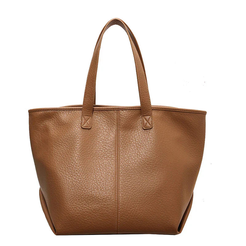 Sac à main KIM en cuir camel, moderne et pratique, grand sac tote bag avec intérieur spacieux et finitions soignées, parfait pour le quotidien et le travail.