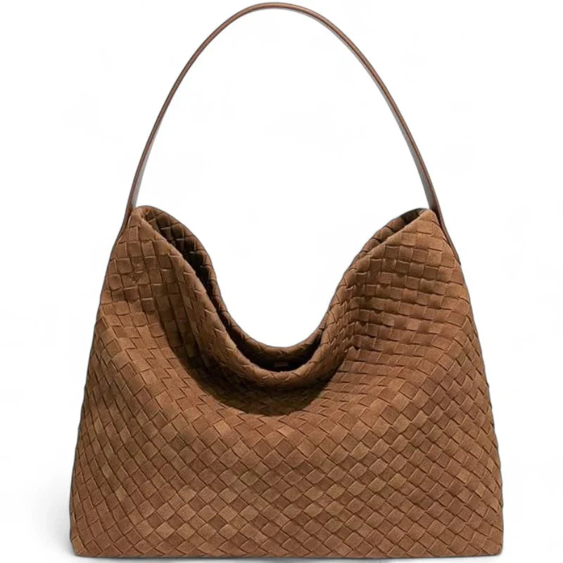 Découvrez MIKA, sac cabas tissé camel grand format pour femmes actives : chic, pratique, compatible ordinateur 15”. Parfait au quotidien !