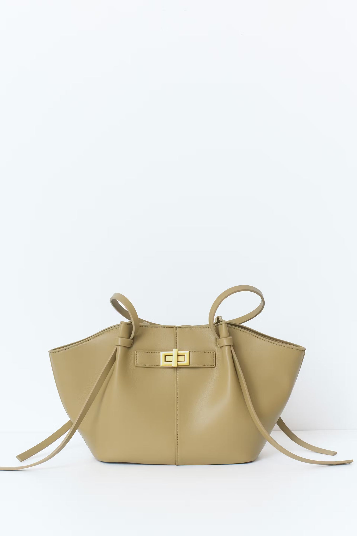 sac cabas cuir beige KATE à grandes anses, élégant et pratique, en cuir brun avec boucle raffinée et compartiment intérieur