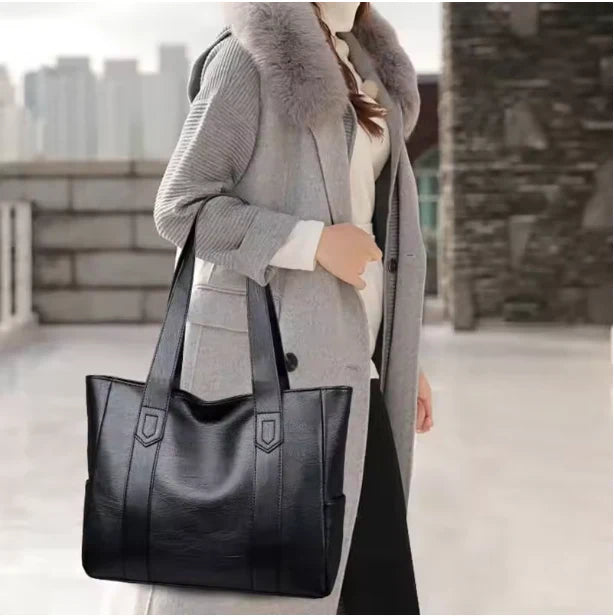 Grand sac à main épaule fourre-tout THEA en cuir vegan NOIR, spacieux et chic, parfait pour transporter tous vos essentiels avec style au quotidien